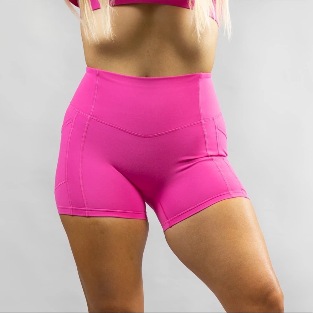 NEW 💕 TYC Effortless Heart Booty Shorts - S